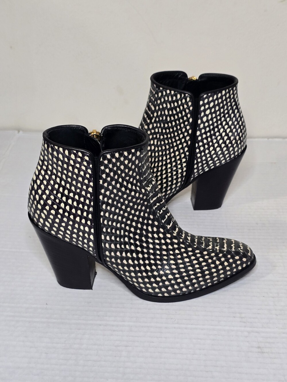 Giuseppe Zanotti Snake Embossed Ankle Booties Women's EU 35.5 US 5 Black Leather